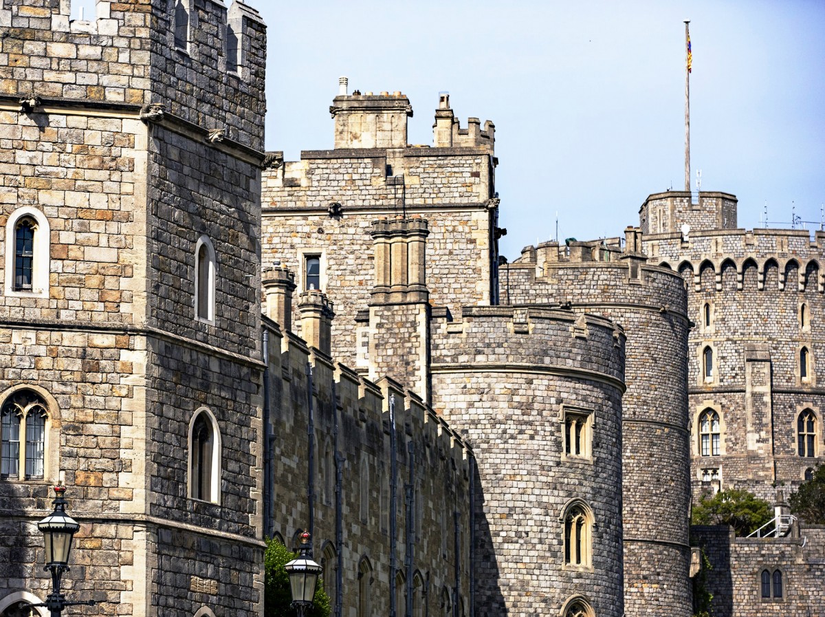 Замок пл. Виндзорский замок нормандские ворота. Виндзорский замок архитектура. 9. Виндзорский замок. Виндзорский замок башня Эдуарда III.