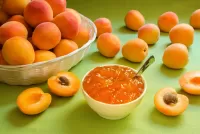 Puzzle apricots