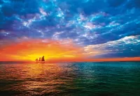 Zagadka Scarlet sails in the sunset