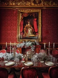 Слагалица Aristocratic table setting