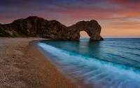 Puzzle Arch on the shore