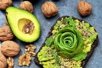 Jigsaw Puzzle Avocado and nuts