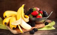 Пазл Бананы и ягоды