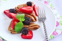 Puzzle Pancakes with berries