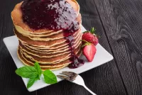 Puzzle Pancakes and jam