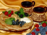 Jigsaw Puzzle Pancakes with berries 