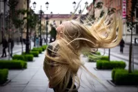 Quebra-cabeça The blonde and the wind