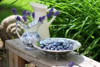 Jigsaw Puzzle Dish with blueberries