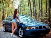 Пазл БМВ Е39 и девушка