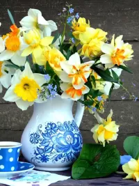 Jigsaw Puzzle Bunch with narcissuses