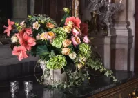 Jigsaw Puzzle Bouquet in the interior