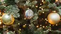 Zagadka Christmas tree clock