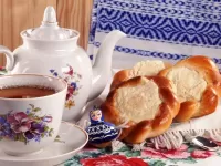 Слагалица Tea with cheese pastry