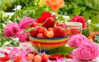 Bulmaca Cherries and strawberries