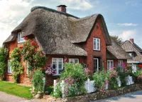Puzzle country cottage