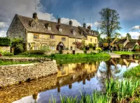 Zagadka Village in the Cotswolds