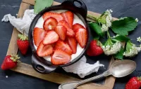 Jigsaw Puzzle Dessert with strawberries