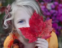 Jigsaw Puzzle Girl with leaf
