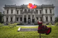 Rompecabezas Girl with balloons