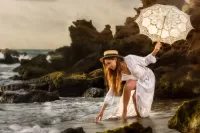 Jigsaw Puzzle Girl with umbrella
