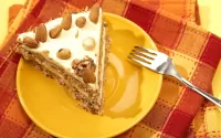 Слагалица Slice of pie with nuts