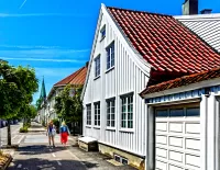 Rätsel House with a tiled roof
