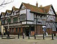 パズル Tudor style house