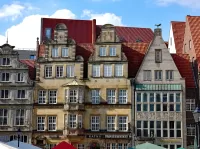 Jigsaw Puzzle Houses on the market square