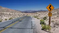 Jigsaw Puzzle Desert road
