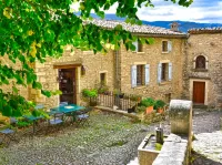 Puzzle Courtyard