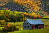 Jigsaw Puzzle Farm in the mountains