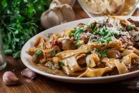 Jigsaw Puzzle Fettuccine with mushrooms