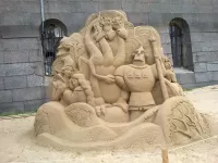 Zagadka figures from the sand