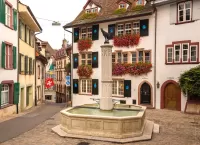 Quebra-cabeça Fountain in the old town