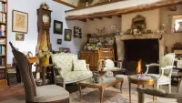 Bulmaca Living room with antique furniture