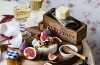 Jigsaw Puzzle Figs and cheese