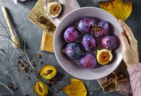 Jigsaw Puzzle Figs and plums