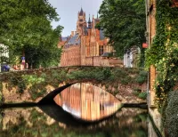 Bulmaca Stone bridge in Bruges