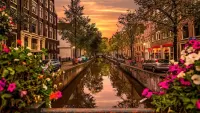 Jigsaw Puzzle Canal in Amsterdam