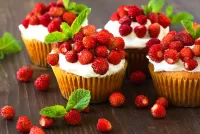 パズル Cupcakes with strawberries