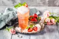 Puzzle Strawberry drink