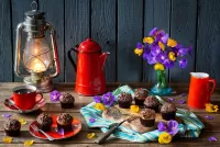 Bulmaca Coffee pot and muffins