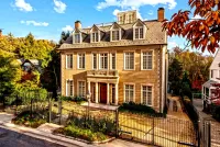 Jigsaw Puzzle colonial mansion