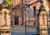 Zagadka Wrought iron gates