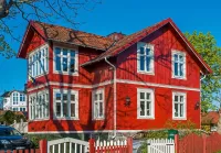 Jigsaw Puzzle Red house