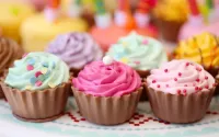 Puzzle Colorful cupcakes
