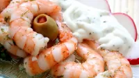 Rompecabezas shrimp with sauce