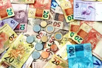 Jigsaw Puzzle Banknotes and coins
