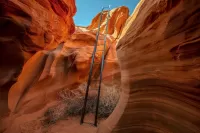 Zagadka The staircase in the canyon