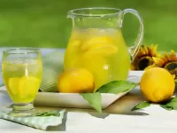 Puzzle Lemonade with ice